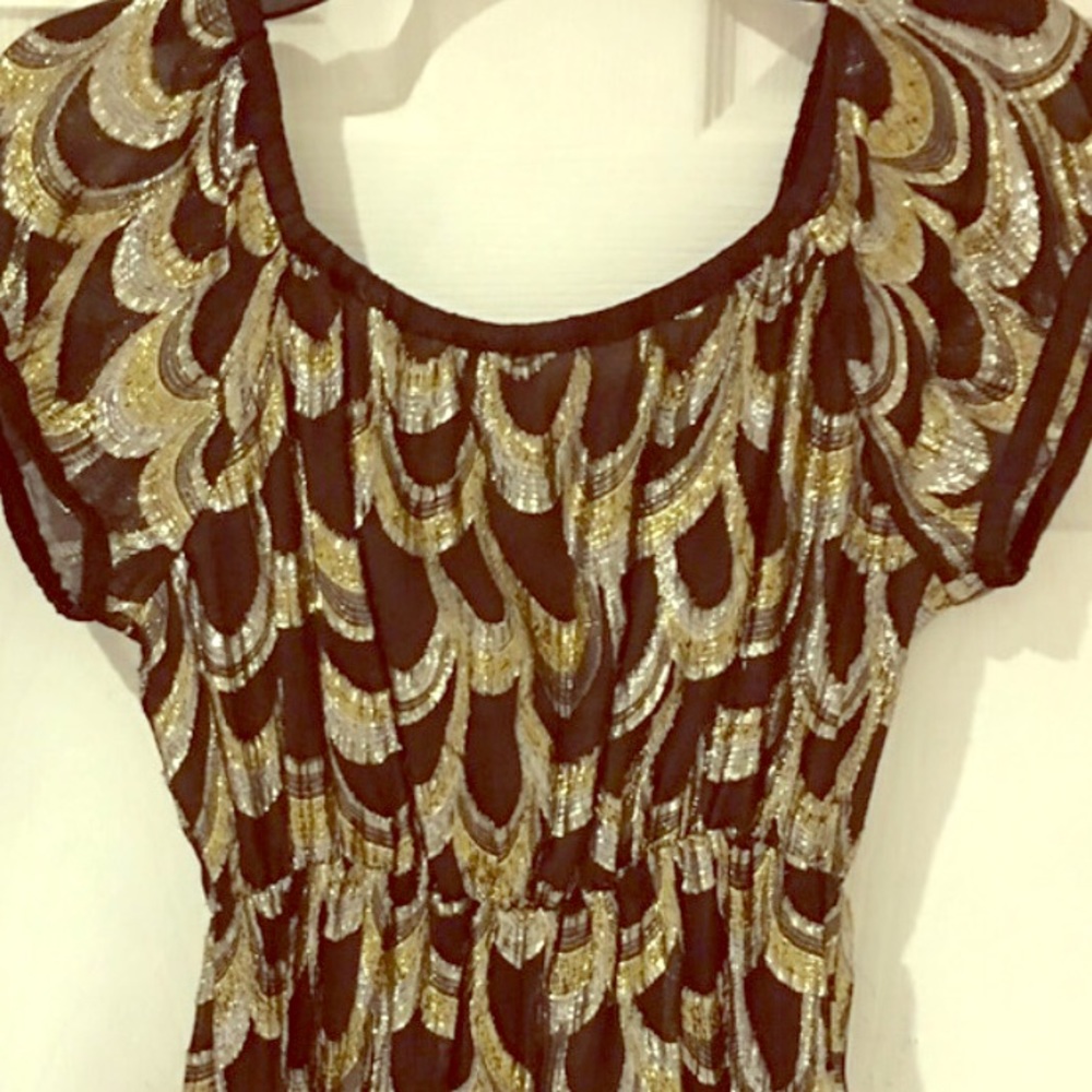 ❌SOLD❌ PEACOCK PATTERN CAPPED SLEEVE TOP WITH BOW - Picture 2 of 5